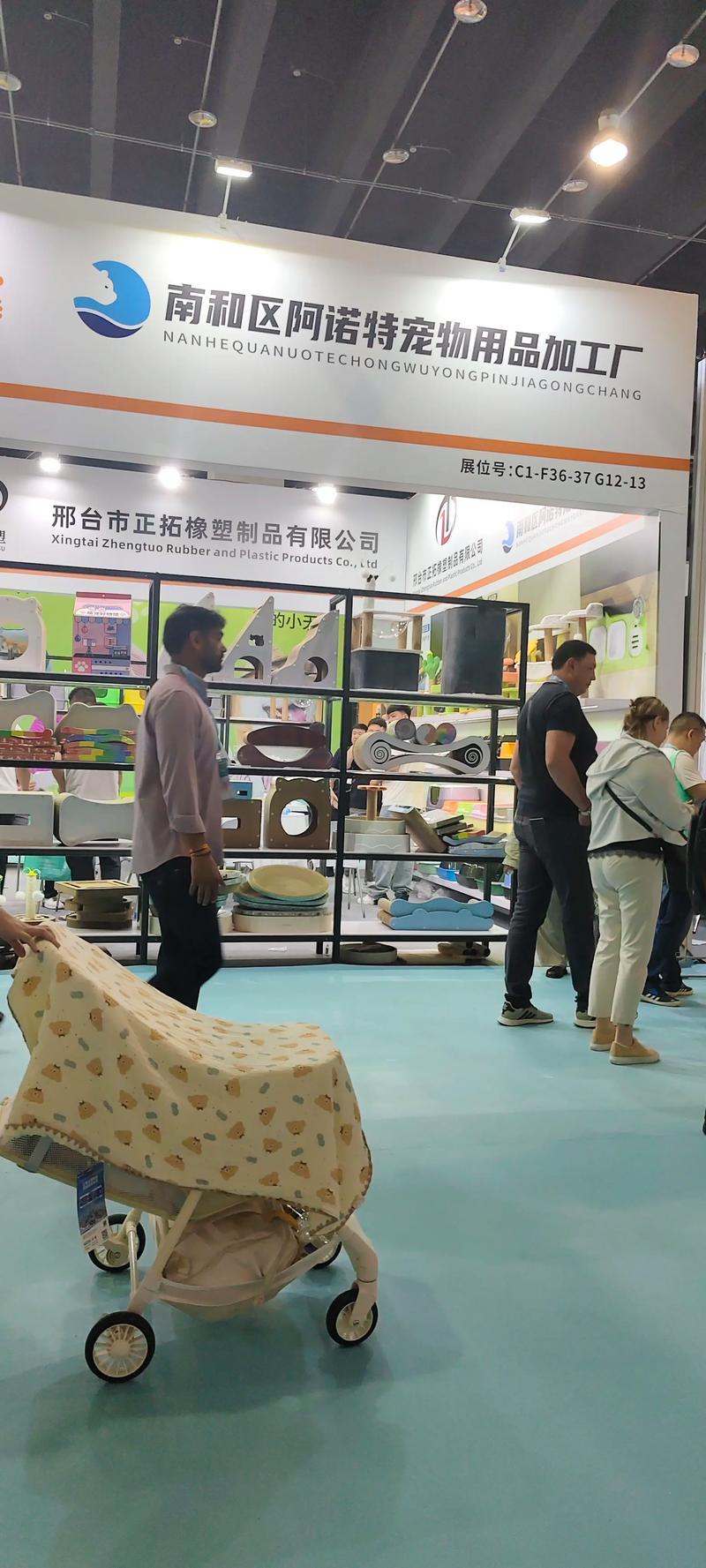 義烏寵物展圓滿閉幕，跨境電商與貓爬架生產商引領行業新浪潮